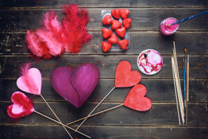 Valentínske akcie: Ako posilňujú značku v marketingu